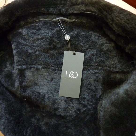 HiSO IRA Trimmed Shearling Coat - Picture 8 of 11
